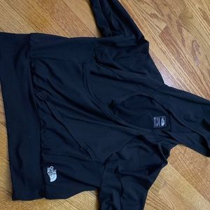 Cropped hoodie, cross over in front